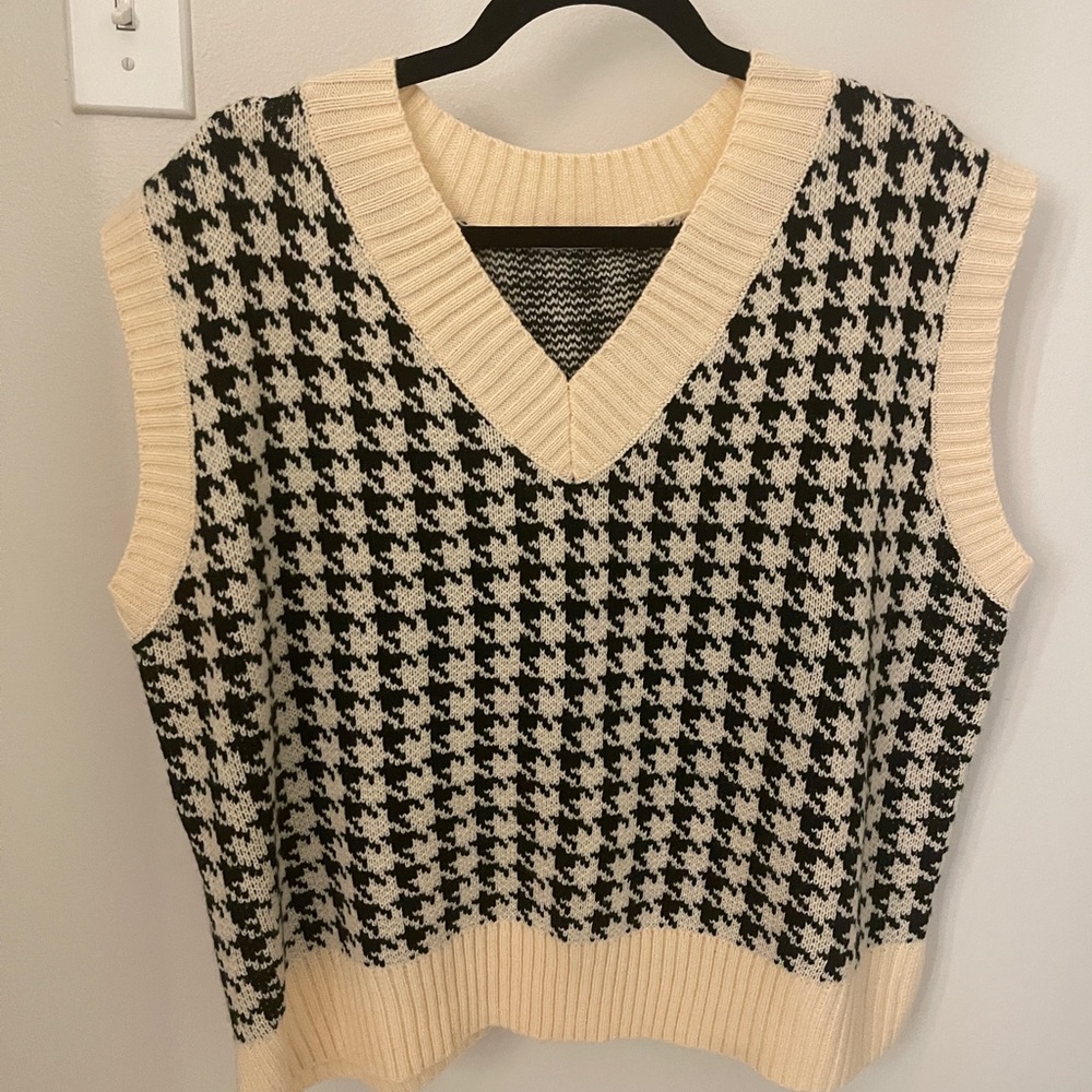 Oversized sleeveless sweater vest